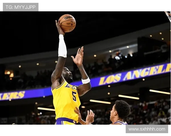 NBA拉拉维亚妙传助攻艾顿篮下轻松吃饼稳稳完成精彩得分高光秀